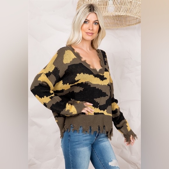OLIVE MUSTARD BLACK CAMOUFLAGE PRINT LONG SLEEVE FRAYED KNIT SWEATER - Picture 5 of 8